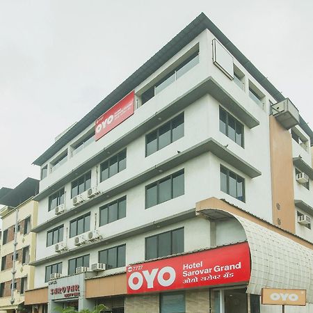 Oyo Hotel Sarovar Grand Kalamboli Bagian luar foto