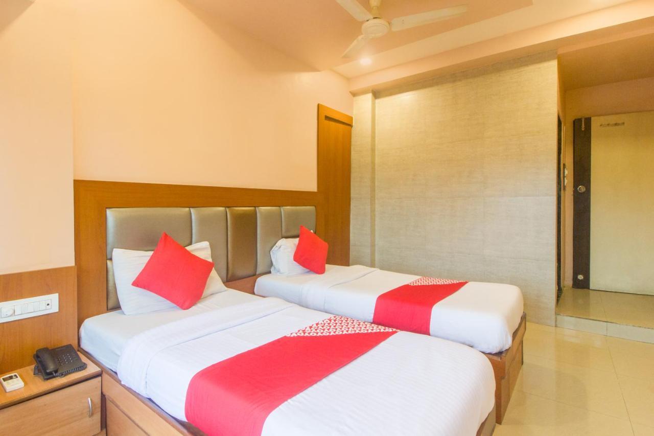 Oyo Hotel Sarovar Grand Kalamboli Bagian luar foto