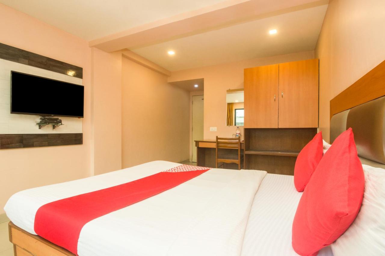 Oyo Hotel Sarovar Grand Kalamboli Bagian luar foto