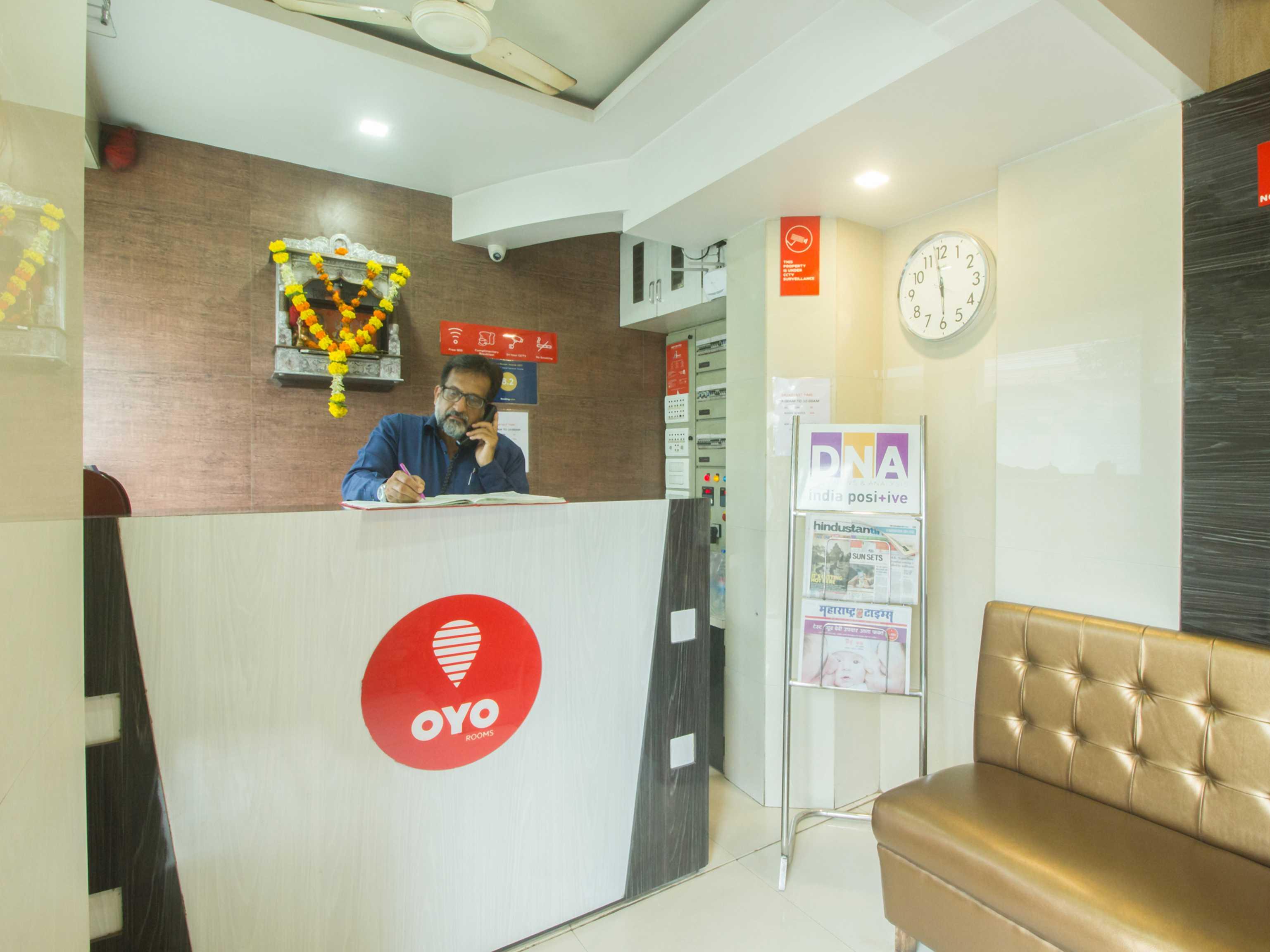 Oyo Hotel Sarovar Grand Kalamboli Bagian luar foto